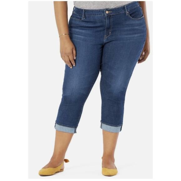 Levi Strauss Signature Capri's Womens 12 Mid Rise Denim Capri Pants Stretch NWT - Picture 1 of 8